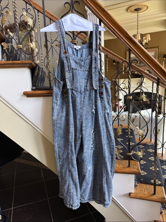easel Denim - Easel Very Distressed Overall jumpsuit-jumper. Leopard blue jean.So cute. S EUC